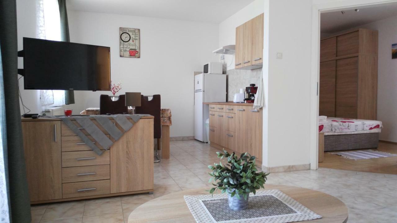 Modor Apartman Alsópáhok Eksteriør billede
